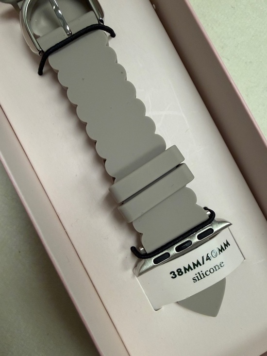 kate spade Accessories - kate spade Scalloped Silicone Watch Strap in Light Gray